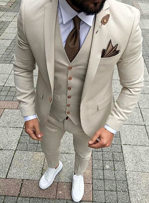 Picture of Skinny fit off-white three-piece suit