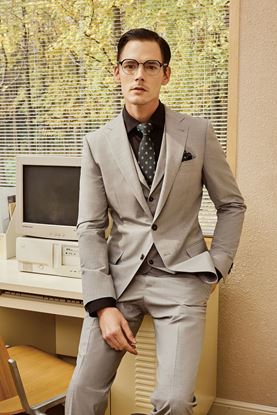 Picture of Light grey three piece suit